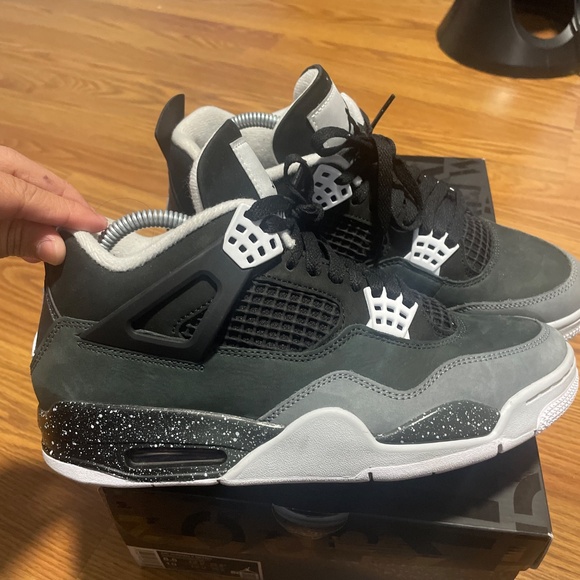 Air Jordan 4 retro fears size 8.5